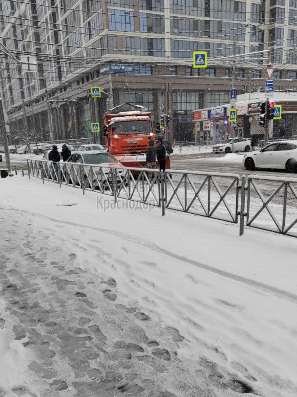 Зима пришла  в Краснодар, 15 см снега!