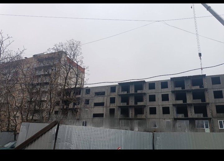 Мариуполь ул. Азовстальская 164. Растут красавчики. Цена одной блок комнаты в готовом многоквартирном доме достигает 4 млн рублей за штуку, а цена блок комнаты на заводе 200.000 вместе с НДС 22%, заверните мне завод, пжлст.