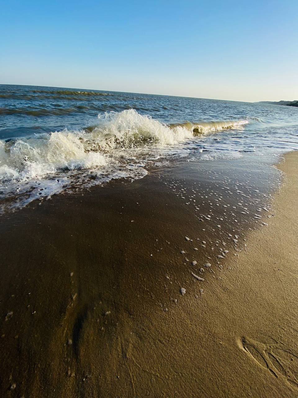 Бирюзовая вода Азовского моря